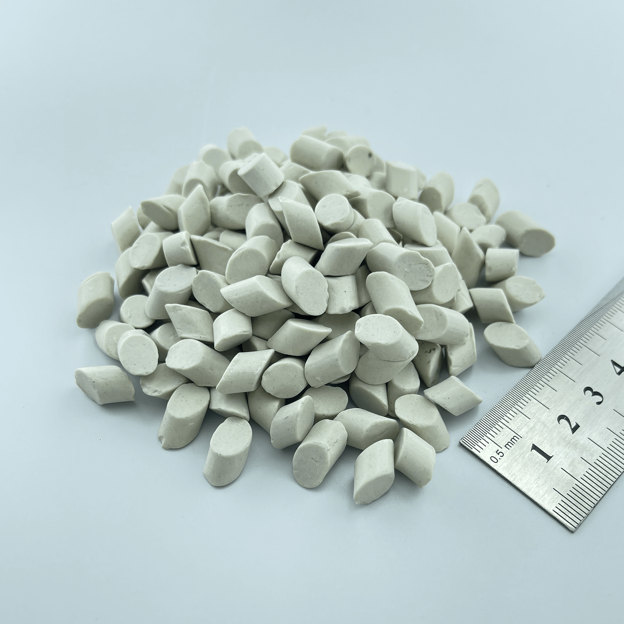 Наповнювач для віброгалтовки фарфоровий CYT-P 8x8 мм